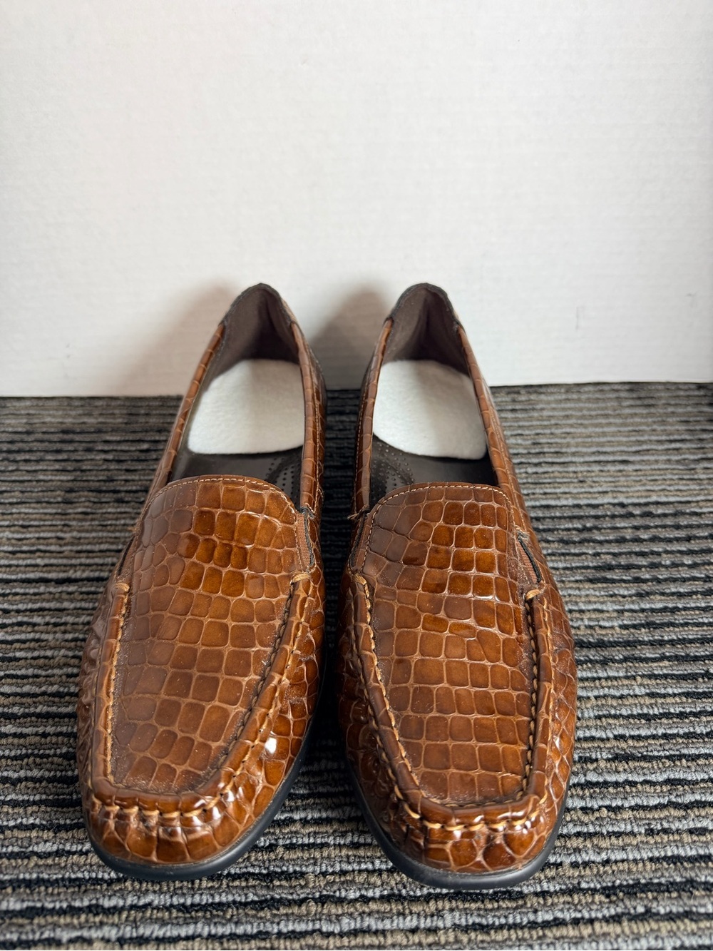 SAS WOMENS LOAFER SHOES 8.5 M NEW JOY CROC COGNAC BROWN PATENT LEATHER SHOE- - Picture 2 of 12
